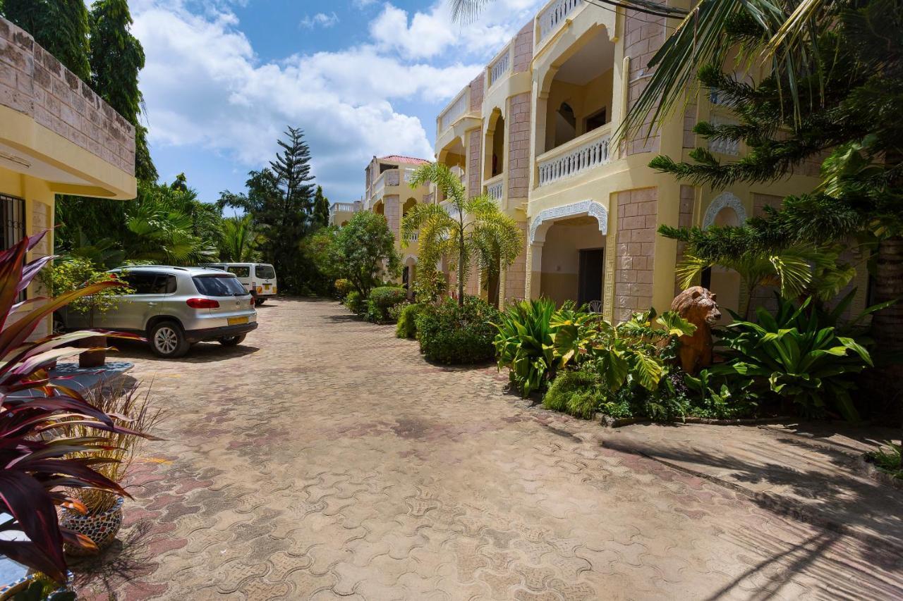 Jacyjoka Apartments Nyali Mombasa Exteriör bild